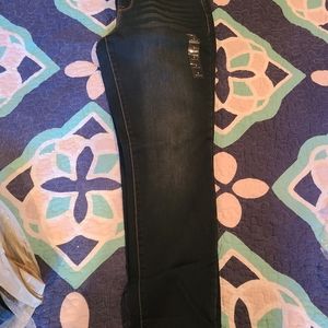 Maurices jeans size small regular size 27